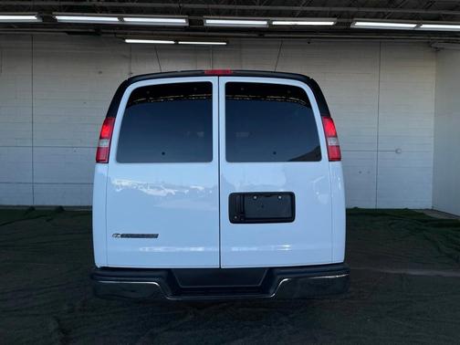 2017 Chevrolet Express 3500 LT