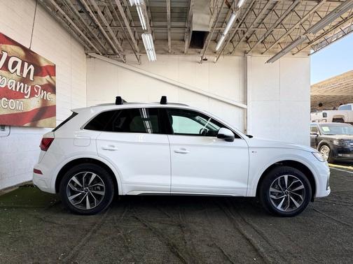 2023 Audi Q5 45 S line quattro Premium