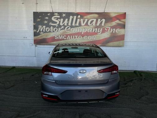 2019 Hyundai ELANTRA SE