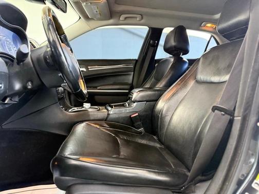 2017 Chrysler 300C Base