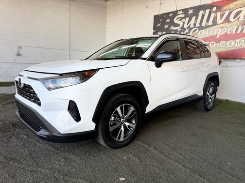2020 Toyota RAV4 LE
