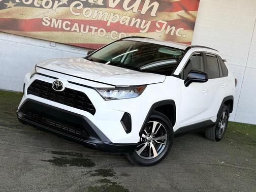 2020 Toyota RAV4 LE