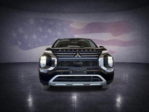 Black 2023 Mitsubishi Outlander SE