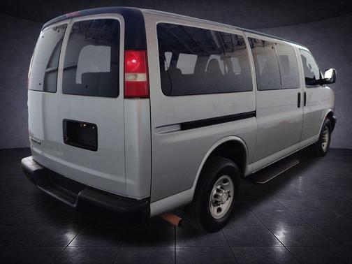 Silver Ice 2017 Chevrolet Express 2500 LS