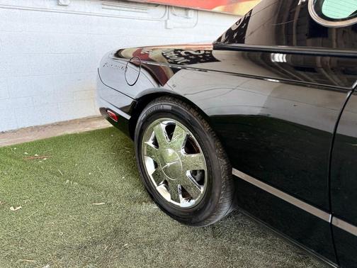 2002 Ford Thunderbird