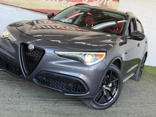 2021 Alfa Romeo Stelvio Base