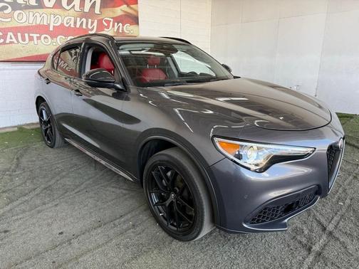 2021 Alfa Romeo Stelvio Base