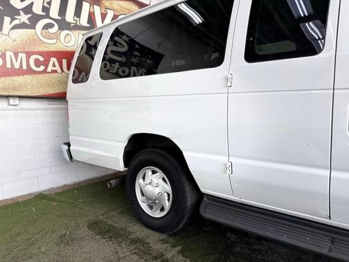 2012 Ford E350 Super Duty XLT