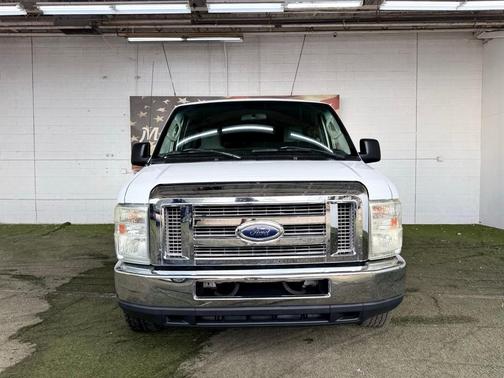 2012 Ford E350 Super Duty XLT