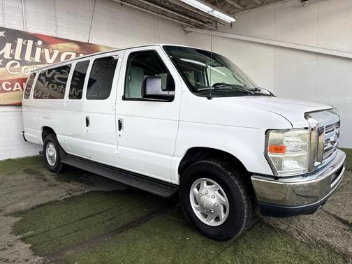 2012 Ford E350 Super Duty XLT