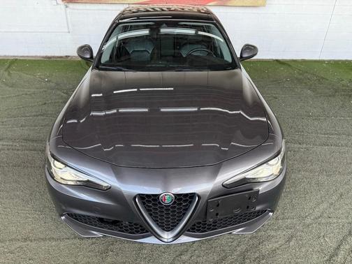 2021 Alfa Romeo Giulia Base