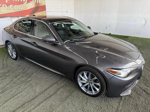 2021 Alfa Romeo Giulia Base