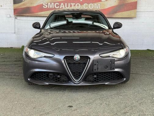 2021 Alfa Romeo Giulia Base