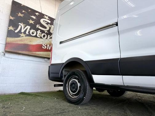 2022 Ford Transit-250 Base
