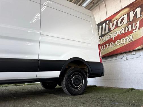 2022 Ford Transit-250 Base