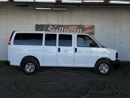 2017 Chevrolet Express 2500 LS