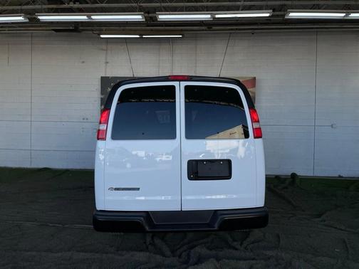 2017 Chevrolet Express 2500 LS