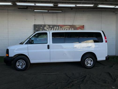2017 Chevrolet Express 2500 LS