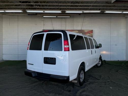 2017 Chevrolet Express 2500 LS
