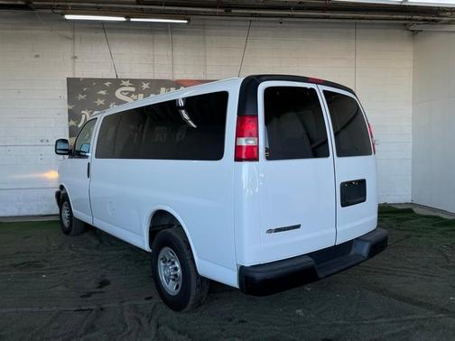 2017 Chevrolet Express 2500 LS