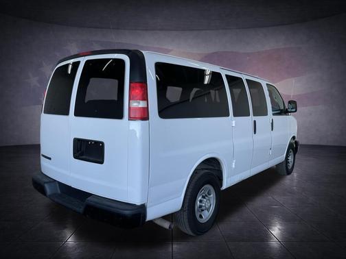 2017 Chevrolet Express 2500 LS