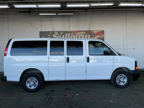 2017 Chevrolet Express 2500 LS
