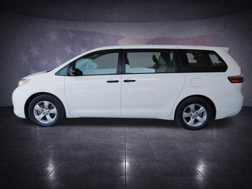 Super White 2017 Toyota Sienna L