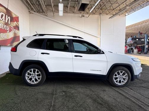 2016 Jeep Cherokee Sport