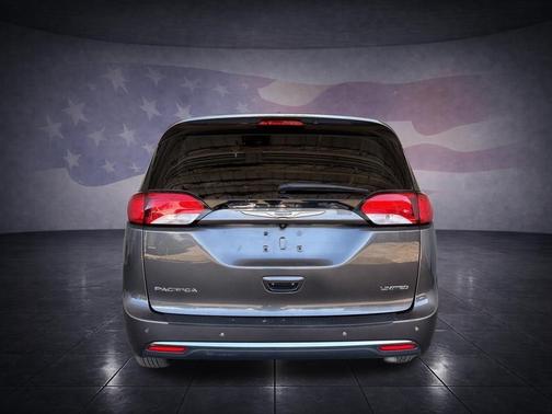 Granite Crystal 2019 Chrysler Pacifica Limited