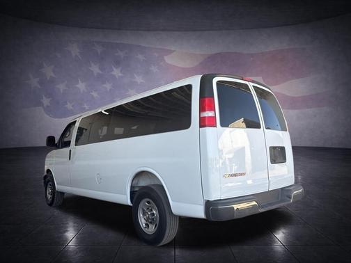 Summit White 2025 Chevrolet Express 3500 LT