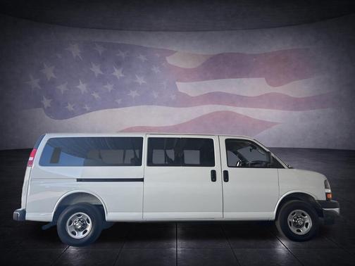 Summit White 2025 Chevrolet Express 3500 LT