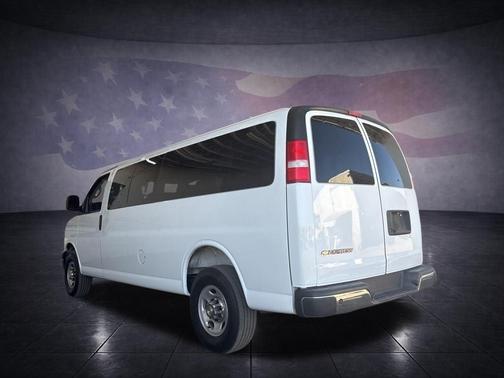 Summit White 2025 Chevrolet Express 3500 LT