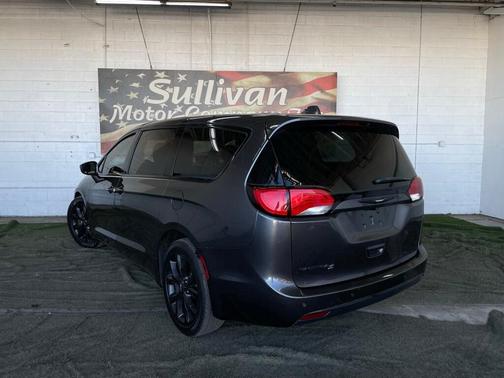 2018 Chrysler Pacifica Touring Plus