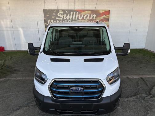 2025 Ford E-Transit Base