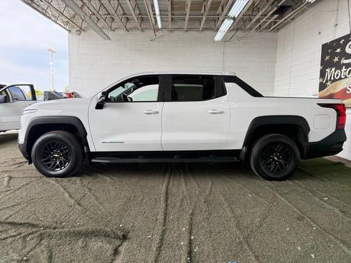 2024 Chevrolet Silverado EV WT