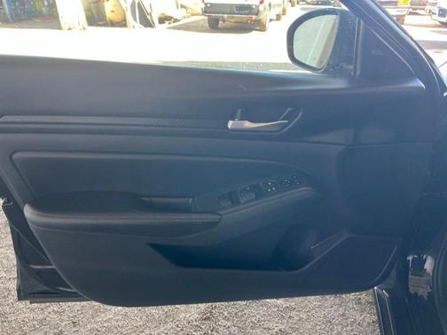 Black 2024 Nissan Altima 2.5 SV