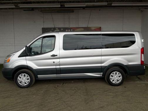 2017 Ford Transit-150 XLT