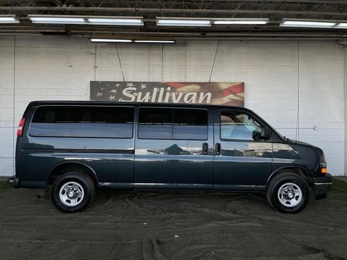 2017 Chevrolet Express 3500 LT