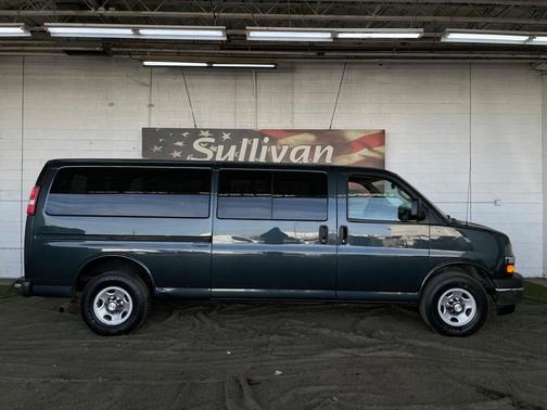 2017 Chevrolet Express 3500 LT