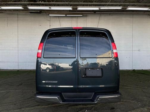 2017 Chevrolet Express 3500 LT