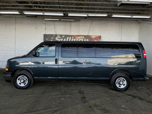 2017 Chevrolet Express 3500 LT