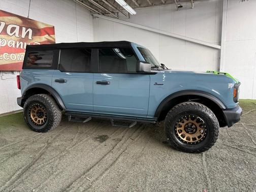 2022 Ford Bronco Base