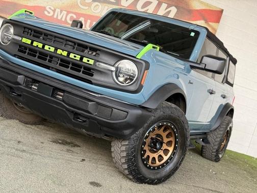 2022 Ford Bronco Base