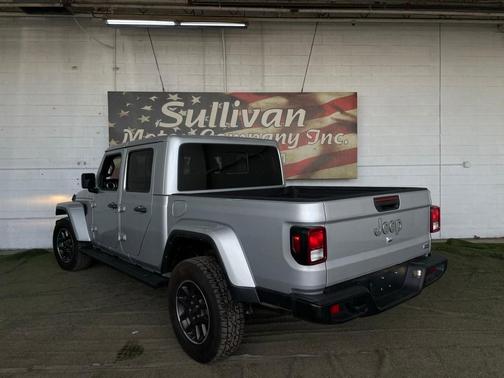 2023 Jeep Gladiator Overland