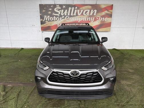 2022 Toyota Highlander LE