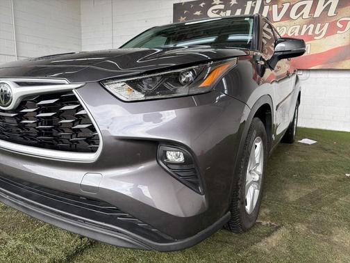 2022 Toyota Highlander LE