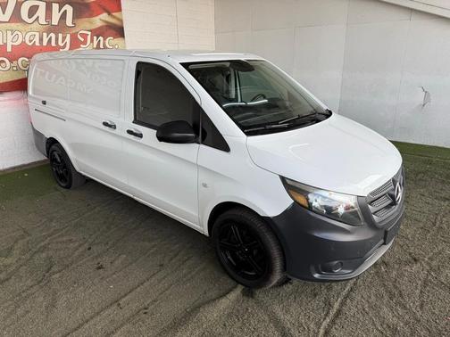 2018 Mercedes-Benz Metris Base
