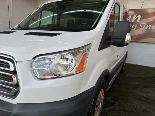 2017 Ford Transit-150 XLT