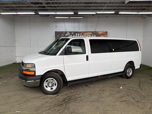 2017 Chevrolet Express 3500 LT