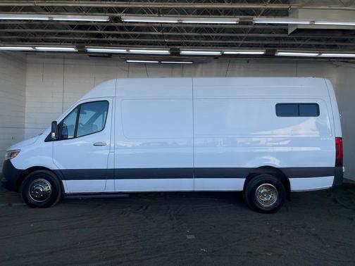 2022 Mercedes-Benz Sprinter 3500XD 170 WB